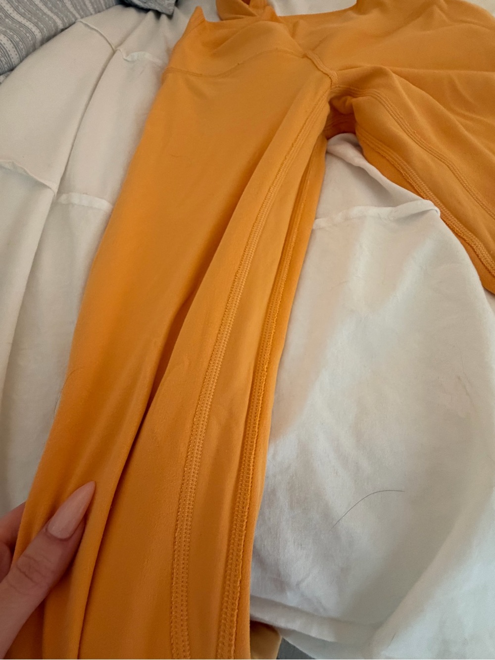 Lululemon Orange Align V-Neck Sports Bra Size 2 & Align 28’ Size 4 Legging Set - Picture 7 of 9